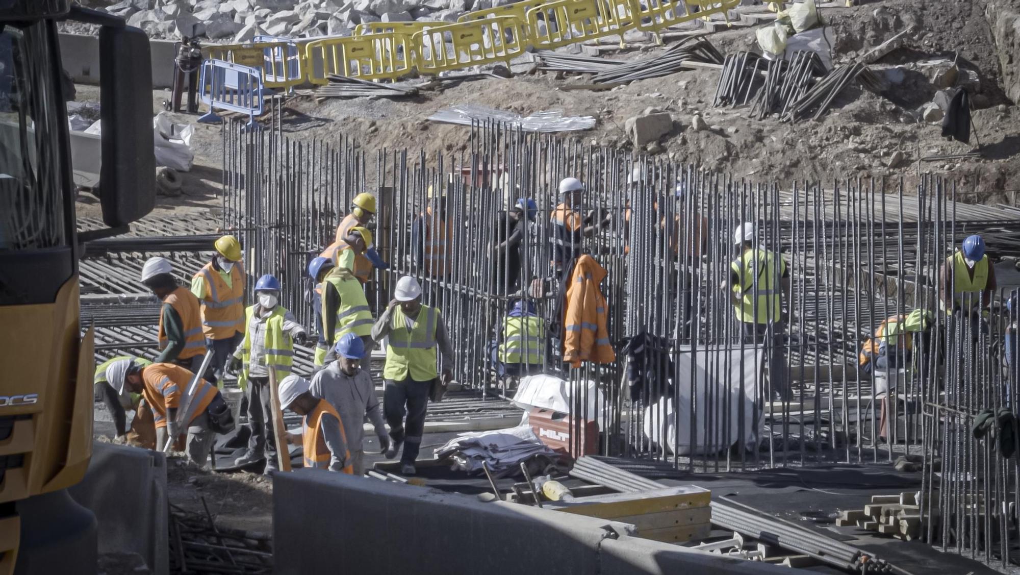 Trabajadores del Camp Nou denuncian amenazas tras la investigación de EL  PERIÓDICO: "Si hablas con periodistas, a la calle" - El Periódico