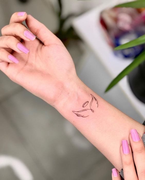 hand tattoo ideas for women 