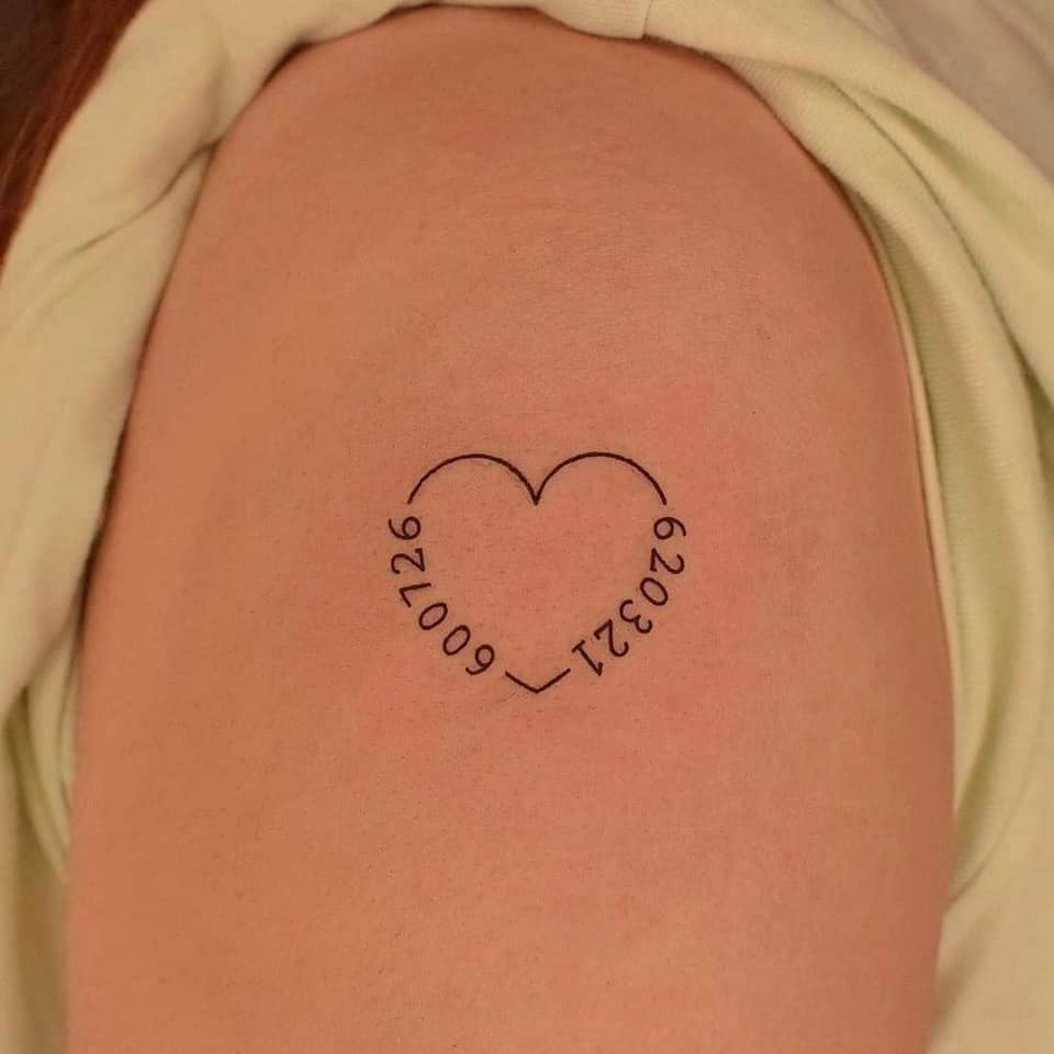 9 Tatuajes Pequenos Minimalistas Corazon con Numeros 620321 600726