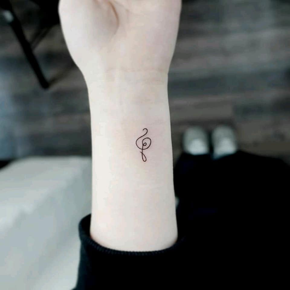 Tatuajes Aesthetic Bellos pequenos minimalistas Nota Musical