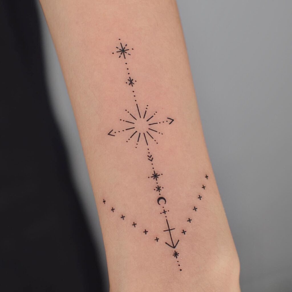 Tatuajes aesthetic Bellos pequenos minimalistas con muxo Zoom flecha y estrella hecha de puntos y lineas pequenas