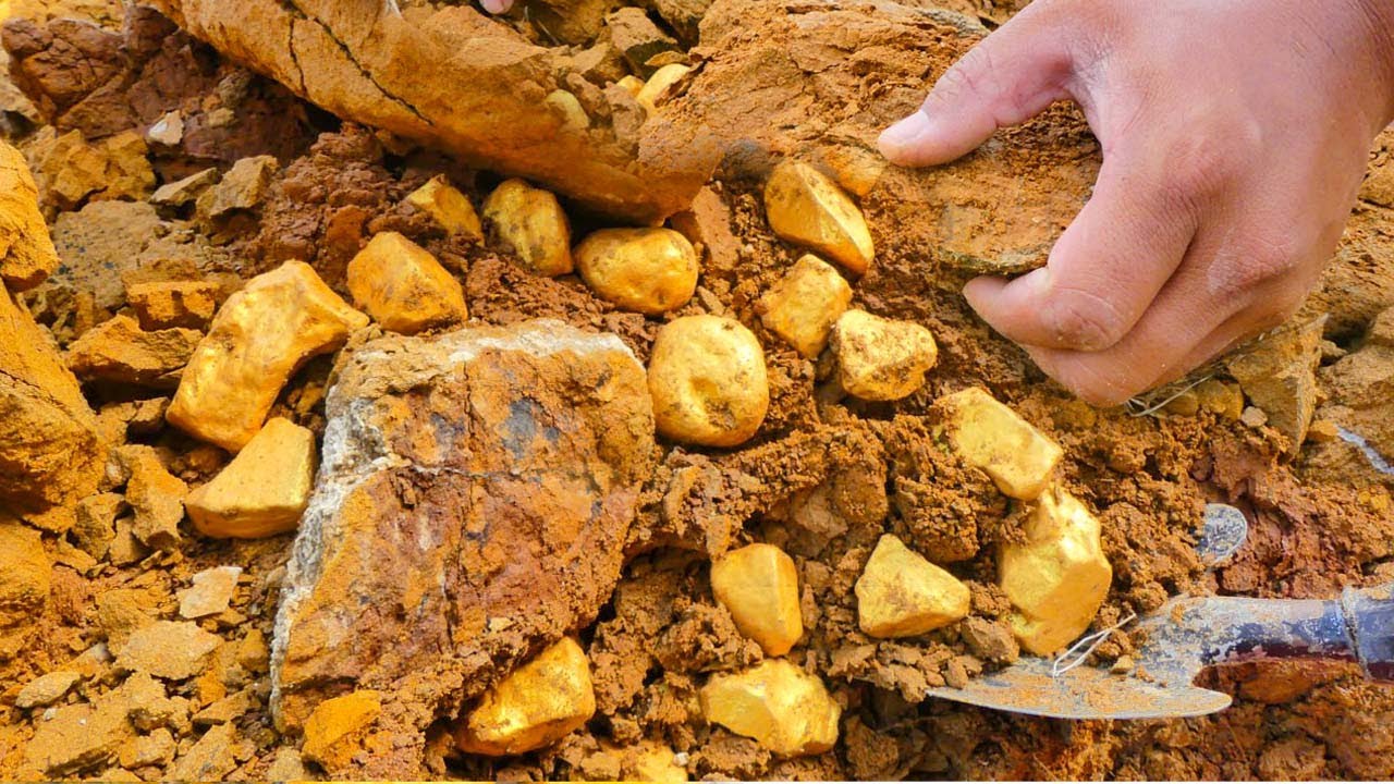 wow Treasure Hunting! Finding for treasure worth million from Gold Nuggets at Mountain by Gold Miner - YouTube