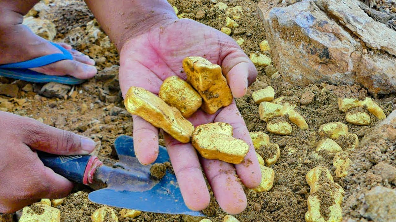 Gold nuggets, finding gold nuggets, mining for diamonds, gold mining videos - YouTube