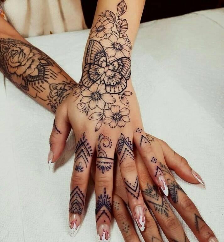 4 TOP 4 Tatuajes en las Manos Mariposa Flores Tatuaje tipo henna en los dedos